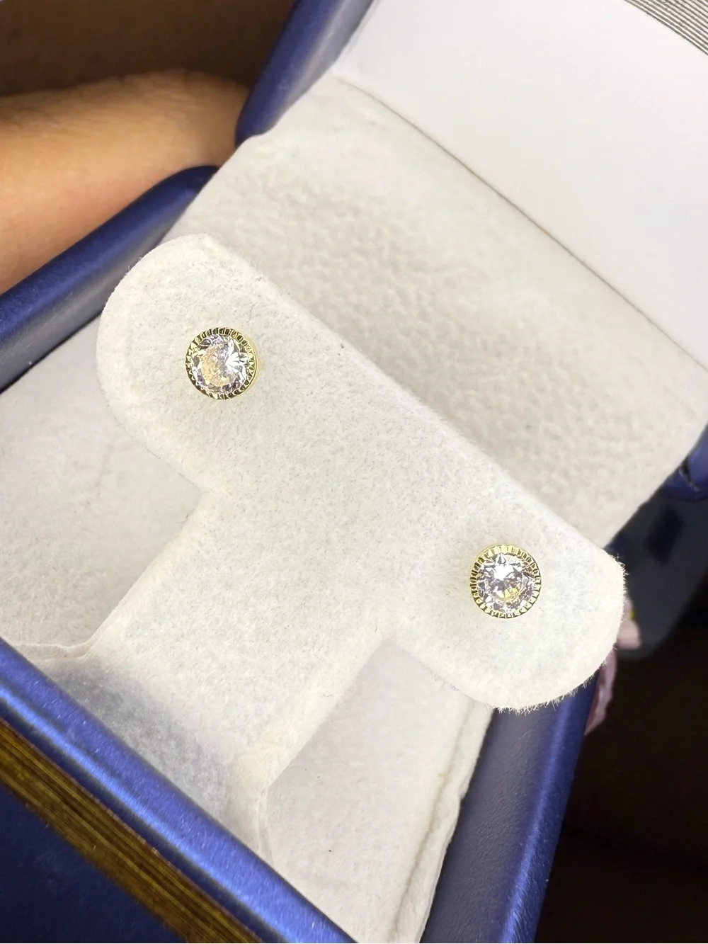 14k SOLID Gold Moissanite Stud Earrings - White